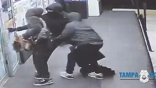 Burglars use Chainsaw to Break into Store in Tampa, Florida