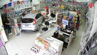 You're about to See the Luckiest Cashier on the Planet