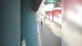 4 Gangsters Light Up a Green Jeep then Come Back for More