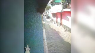 4 Gangsters Light Up a Green Jeep then Come Back for More