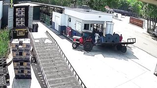 Bad Day to be a Security Guard at this Place, at this Exact Time