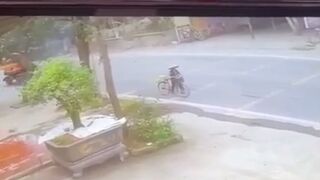 Yep..This is China so it's got to be a Unique Death