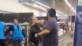 Aggressive Walmart Karen Gets a Lesson in FAFO... Dude Shows her Equal Rights, Equal Fights!