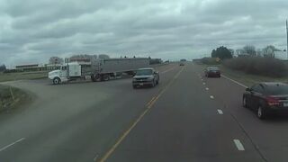 Video shows moment train splits semi trailer in half in southern Minnesota