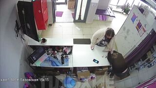 World's Worst Customer Beats Up Lady behind the Counter