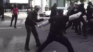 Antifa attacks American patriot and discovers it was better not to. (Classic)