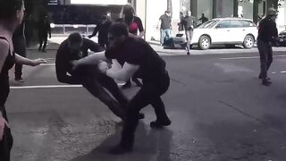 Antifa attacks American patriot and discovers it was better not to. (Classic)