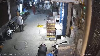 2 dead after a wall collapsed on them