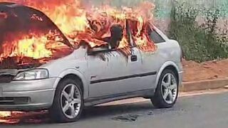 Driver dies charred after car catches fire