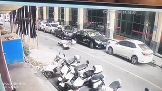 Final Destination in Full power: Single Brick falls from Building and Kills Woman on Bike