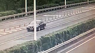 2 People Stop in the Middle of the Highway and Burn Alive. (Watch Aftermath)