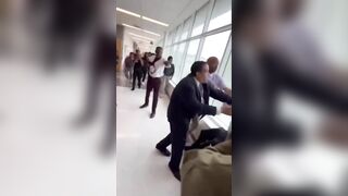 Georgia Thug Students Attack Elderly Teacher in Hallway