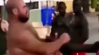 Usual suspect harasses an Italian woman and finds out it was better not to. Italians don't joke.