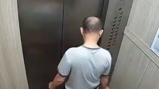 Mans e-bike battery explodes at worst possible time in lift.