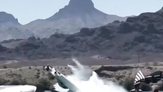 USA Racing Boat puts on a Show for the Crowd by Accident