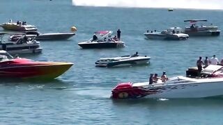 USA Racing Boat puts on a Show for the Crowd by Accident