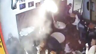Man is brutally eliminated while sharing with his friends