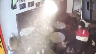 Man is brutally eliminated while sharing with his friends