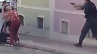 Police in Brazil Shoot Dead Kidnapper very Quickly (Bad Cameraman)