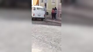 Police in Brazil Shoot Dead Kidnapper very Quickly (Bad Cameraman)