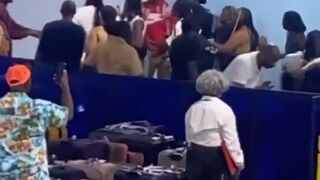 Texas: Who gets on the Plane First? Biggest Brawl in Airport