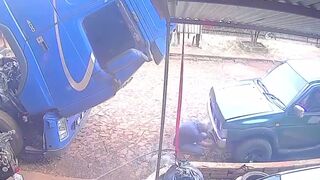 Mechanic dies a bad death not practicing Safety Protocol