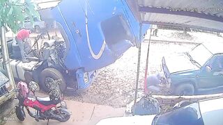 Mechanic dies a bad death not practicing Safety Protocol