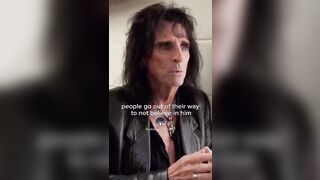 Alice Cooper Shares his Faith in Jesus.