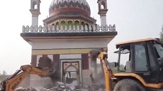 The Mazar mausoleums dedicated to Mohammed in India are demolished. In India they have had enough.