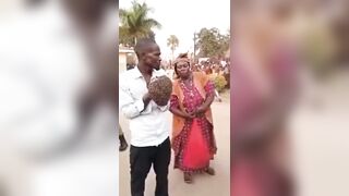 Creepy: "African witch" in Uganda arrested a motorcycle thief with Handcuffs of Bees