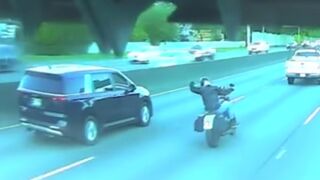 Oregon USA: Sh*t talkin Motorcyclist Finds out Quickly in Road Rage Incident