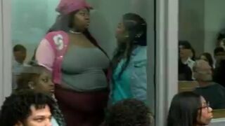 RAW VIDEO: All-out brawl breaks out during Cincinnati court hearing in murder case (