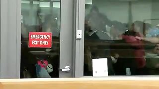 RAW VIDEO: All-out brawl breaks out during Cincinnati court hearing in murder case (