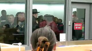 RAW VIDEO: All-out brawl breaks out during Cincinnati court hearing in murder case (