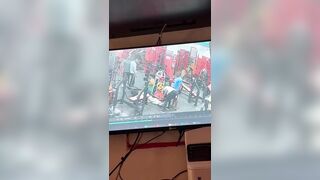 Just Because you Work Out doesn't Mean you won't Drop Dead. Chilling Moment Man Collapses, Dies in Gym
