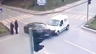 Never Safe being this Close to Traffic