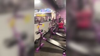 Planet Fitness Employee Threatens Customer Because He Wants To Close The Gym Early