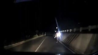 Quick Thinking Driver avoids an Ambush in the Dark (Mexico)