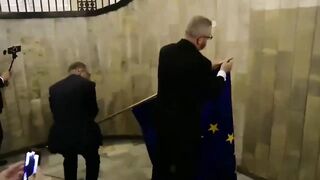 Polish presidential candidate burns EU flag in Protest