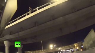 Biker prevents guy from committing suicide on highway (watch until ending)