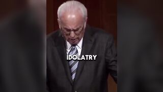 The Great John MacArthur "The papacy is the biggest hoax ever foisted upon the world"