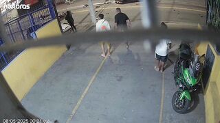 Accident between car, motorcycle and bus ends with fatal victim in São Paulo