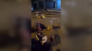 Cops Shoot Bus Robbers in Ecuador.