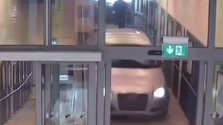 Swedish Bank Robbers use Stolen Car as a Means to Entry into Jewelry Store (Noise Warning)