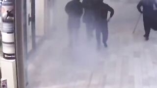 Swedish Bank Robbers use Stolen Car as a Means to Entry into Jewelry Store (Noise Warning)