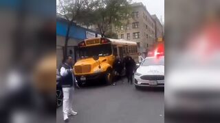Guy Holds Two Thieves Until Two Fat NYPD Cops can Wobble Their Way to the Scene