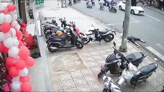 "Driverless" Truck Kills Man at Red-light. Driver is being Charged (Makes sense)