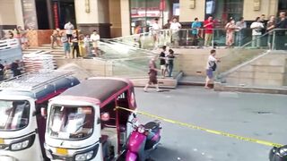FULL: Pretty Cambodian 22 Year Old Jumps to her Death in the Middle of Traffic