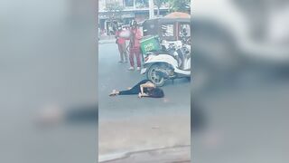 FULL: Pretty Cambodian 22 Year Old Jumps to her Death in the Middle of Traffic