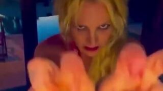 Britney Spears posts new erratic dance video after deleting video she shared yesterdy